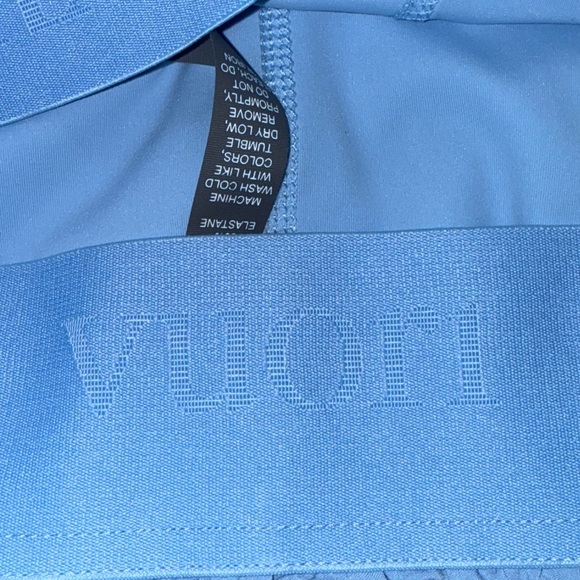 Vuori Luna Short 2" NWOT S - Picture 7 of 7
